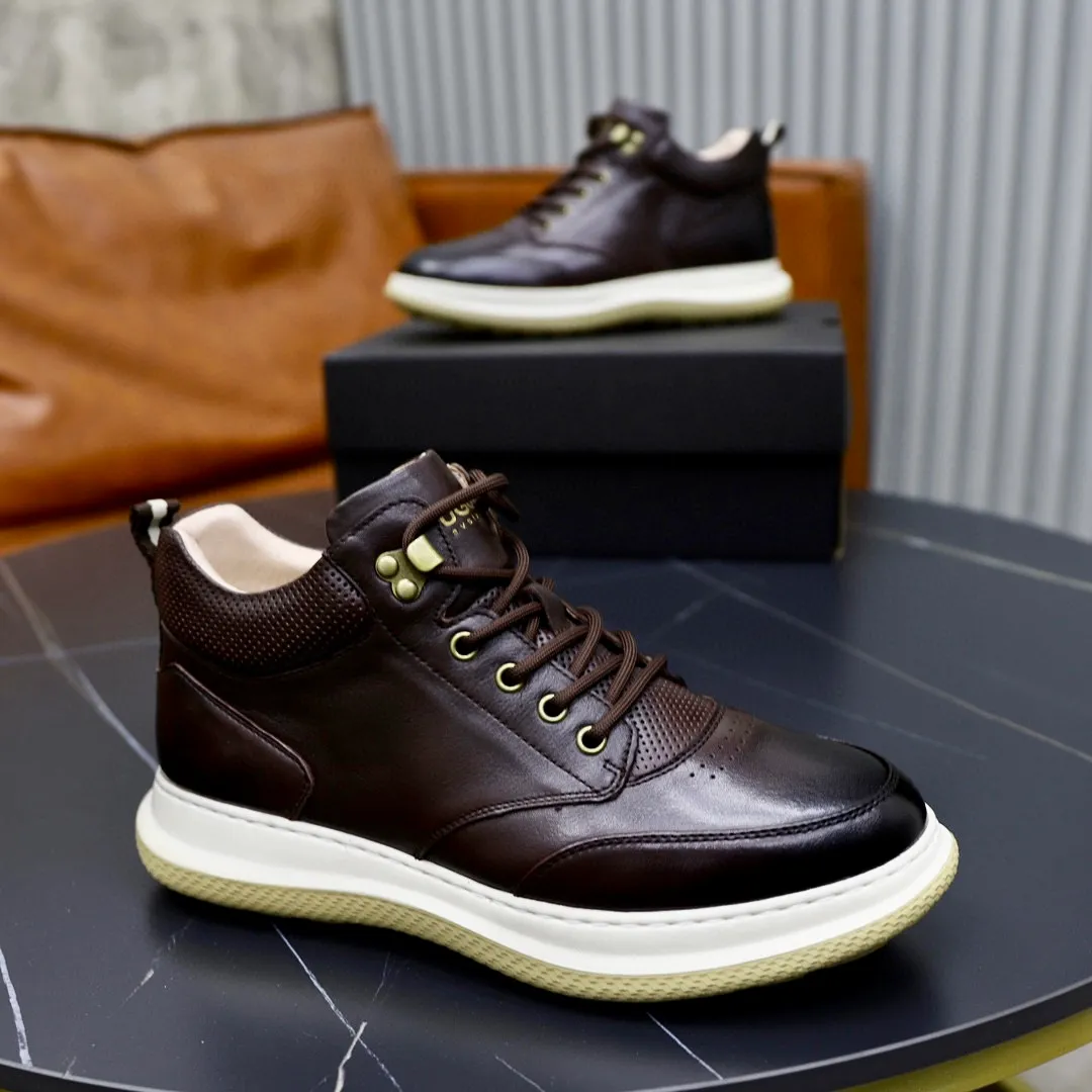 Ex-factory price: 640 thick wool imported from Australia Brand: UGG genuine purchasing agent Size: 39-44 Grade: Official website 1:1 Material: First layer of genuine leather waterproof and antifreeze upper Real wool lining Original non-slip and wear-resistant lightweight and soft outsole Style category: Men's casual shoes Trendy style Comfortable on the feet Color: Real picture color